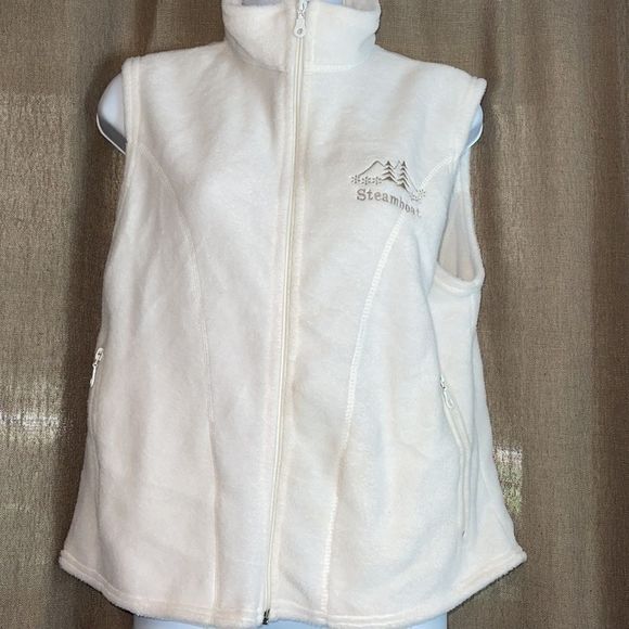 NWOT. TIPSY. White, zipper vest with front zipper pockets. LARGE. - Picture 5 of 11